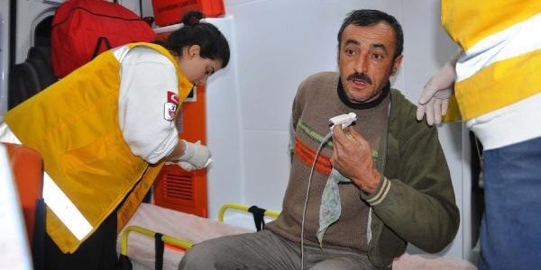 Direksiyon başında rahatsızlanınca kaza yaptı