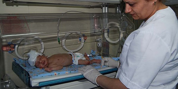 Terk edilen bebeğe 'sıcak yuva' yasası
