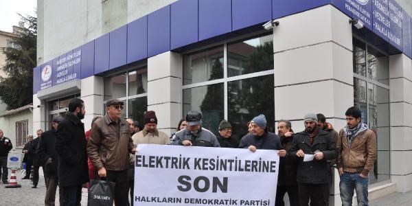Elektrik kesintilerini pretosto ettiler