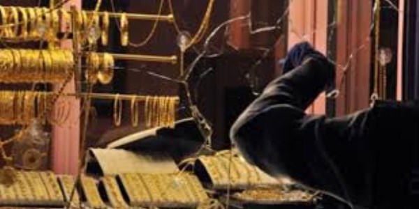 Öğretmen, kuyumcu soymaya çalışırken yakalandı/ Video