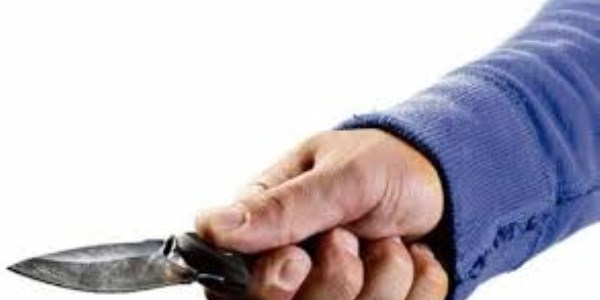 ��rencilerin b��akl� kavgas�; 1'i a��r 2 yaral�