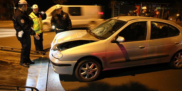 Otomobilin çarptığı yaşlı kadın hayatını kaybetti