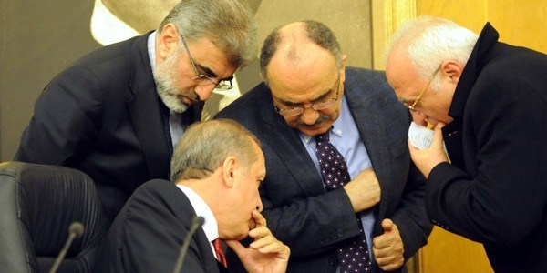 AK Parti'de yargı zirvesi