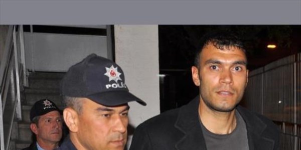 Kiliseyi basan 2 san��a 2.5 y�l hapis
