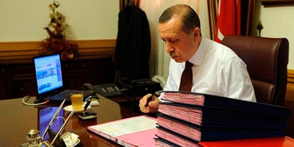 Ba�bakan'�n masas�ndaki son anket!