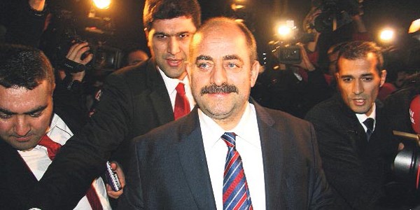 Savc� �z'le g�r��en 2 isim onlar m�?