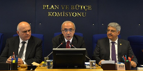 Komisyonda 'yurt' tartışması