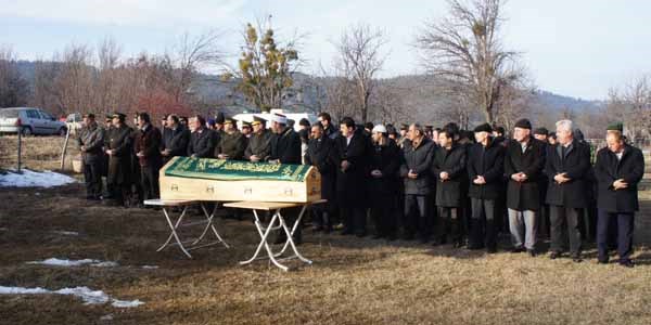 Şehidin annesi oğlunun acısına dayanamadı
