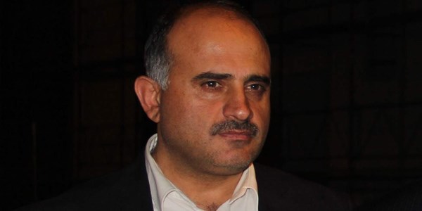 Müşterisinin 77 bin TL'lik emekli ikramiyesini hesabına geçirdi