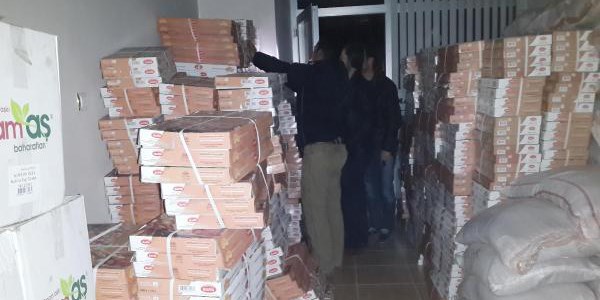 Gıda malzemelerini alacaklısına ait olduğunu düşündüğü için çalmış