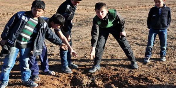 Mayınlı araziye havan mermisi düştü