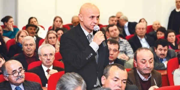 CHP'li meclis üyesi: Ezanı duymak isteyen kaset alsın/ Video
