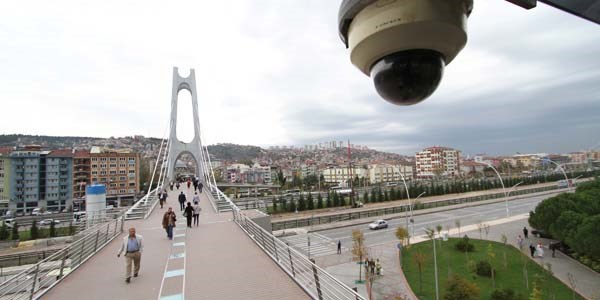Güvenlik kameraları şüpheli paketleri tespit edecek