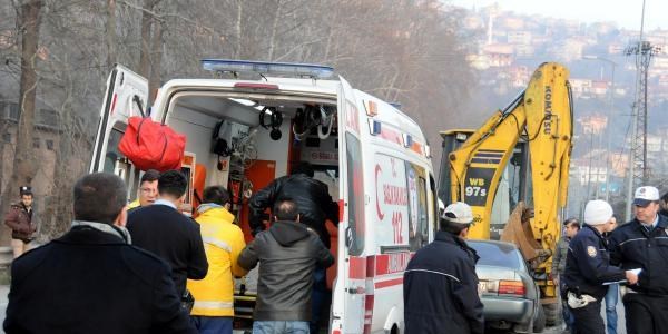 Yaralı yakınları ile ambulans sürücüsü kavga etti