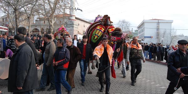 3. deve güreşi festivali başladı