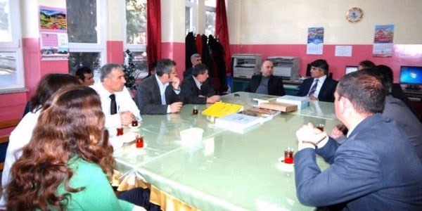 Başkan Saraoğlu'ndan Zafer İlkokulu'na eğitime destek ziyareti