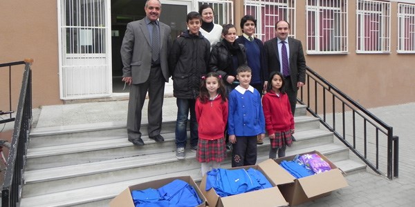 Minik öğrenciler giymedikleri önlüklerini Kastamonu'ya gönderdi