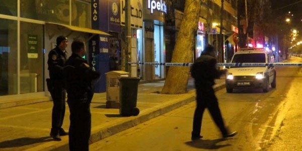 2 banka şubesine silahlı saldırı