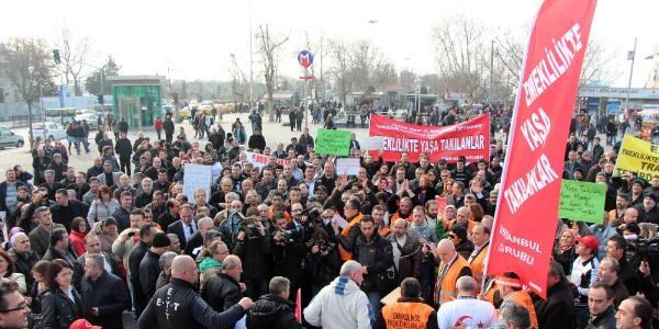 Emeklilikte ya�a tak�lanlar eylem yapt�