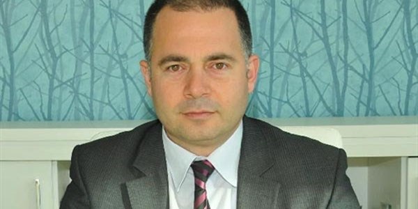Belediye ba�kan yard�mc�s�n�n evini soydular