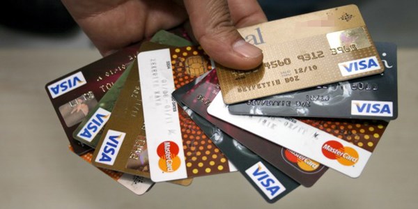 Kredi kartlarnn zerine uyarc yazlar yazlmal