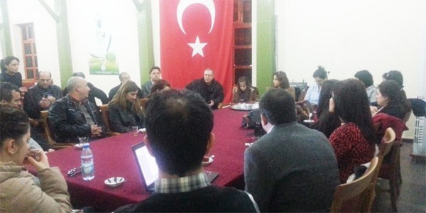 Üniversiteli işçiler Burhaniye'de toplandı