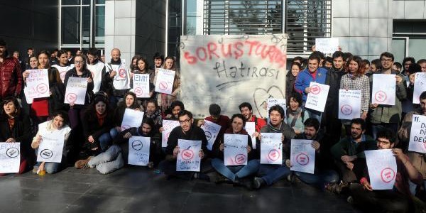 �T�'de soru�turma a��lmas�n� protesto ettiler