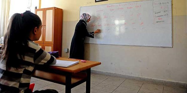 28 �ubat ma�duru ��retmenler okul yolunda