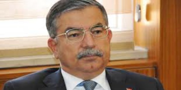 Yılmaz: Askerin üçte biri profesyonel