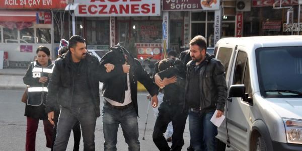 Evlenme vaadiyle dolandırıcılık iddiasına 4 kişi gözaltı