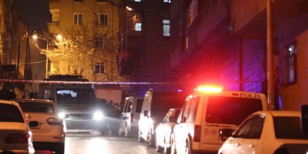 Bağcılar'da silahlı çatışma: 3 ölü, 2 yaralı