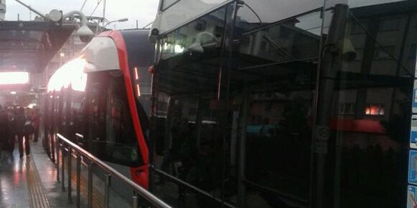 �stanbul'da tramvay seferleri durdu