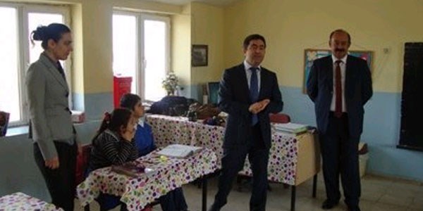 Kaymakam, öğrencinin davetine icabet etti