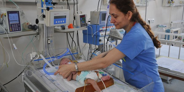 Göztepe Rotary'den Ege Üniversitesi Çocuk Cerrahisi'ne anlamlı bağış