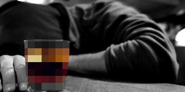 Alkol zihinsel çöküşü hızlandırıyor