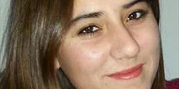 �niversiteli k�z, �l�mden d�nd�