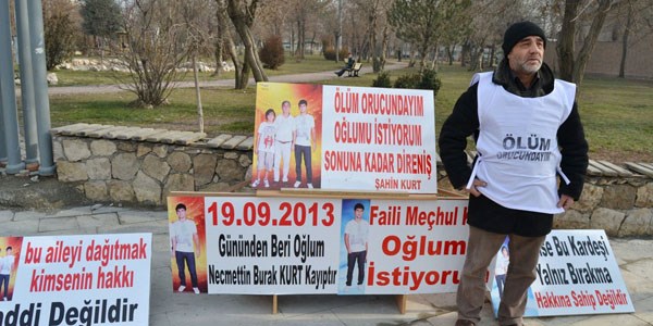 Kayıp oğlu için ölüm orucuna girdi