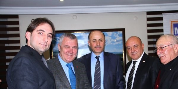 Ardahan'da 600 öğrenciye kaynak kitap dağıtıldı