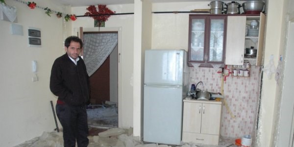 Buz evde zorlu yaşam mücadelesi