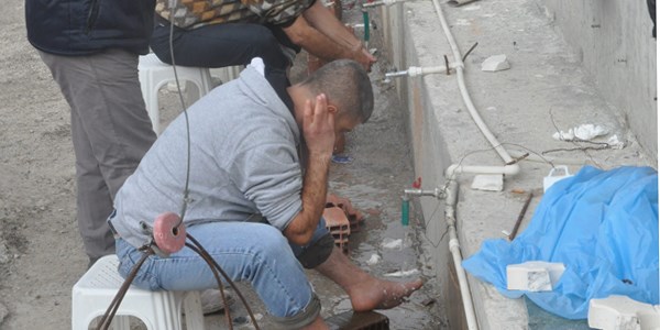 Bal�kesir �niversitesi'ndeki Kampus Cami yard�m bekliyor