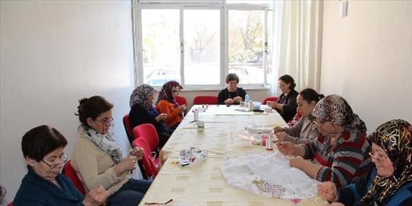 Bergama Belediyesi'nin eğitim atakları sürüyor