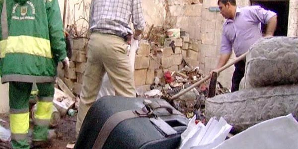 Evinden 15 kamyonet ��p ��kt�