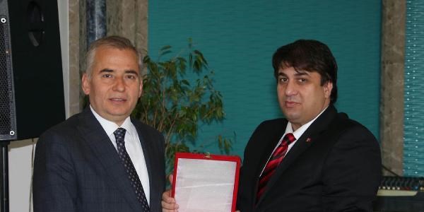 Denizli Belediyesi, �ehit yak�nlar�n� a��rlad�