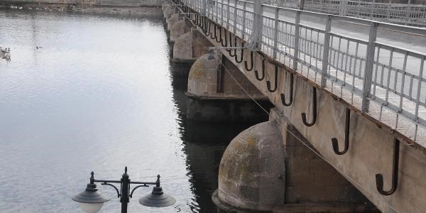 Erciyes'te kar, K�z�l�rmak'ta su azald�