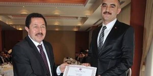 Afyonkarahisar Valili�i �zel Kalem M�d�r� Zengin'e veda yeme�i