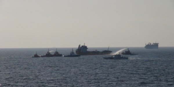 Pendik açıklarında gemi yangını 1 ölü