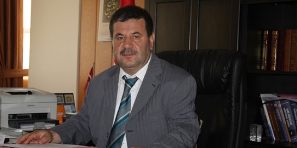 İmam namaz kıldırırken saldırıya uğradı