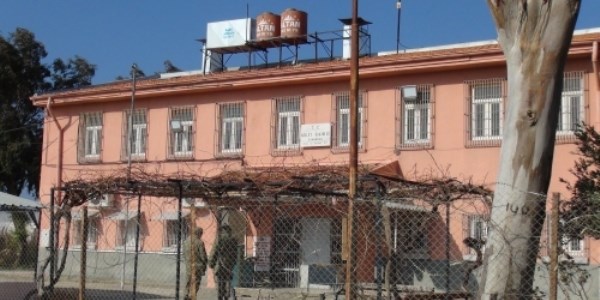 Darp edilen infaz koruma memuru hayatını kaybetti