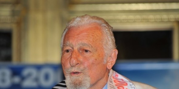 S�leyman Seba yo�un bak�mda