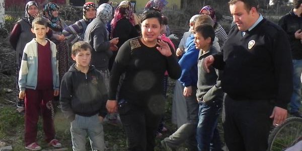 Üniversiteli genç kızı yangından pencerenin demirleri sökülerek kurtarıldı